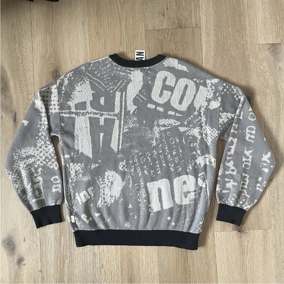 URBAN OUTFITTERS Gray + WHITE GRAPHIC CREW NECK SWEATER   SIZE SMALL   NEW * K2 - Picture 4 of 5